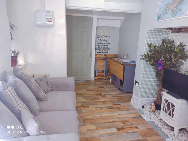 Cosy Wellbeing Stays On Cornish Coast ファルマス エクステリア 写真